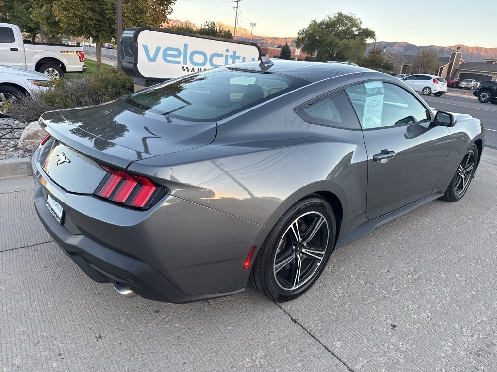 2024 Ford Mustang EcoBoost photo 3
