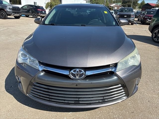 2017 Toyota Camry LE photo 2