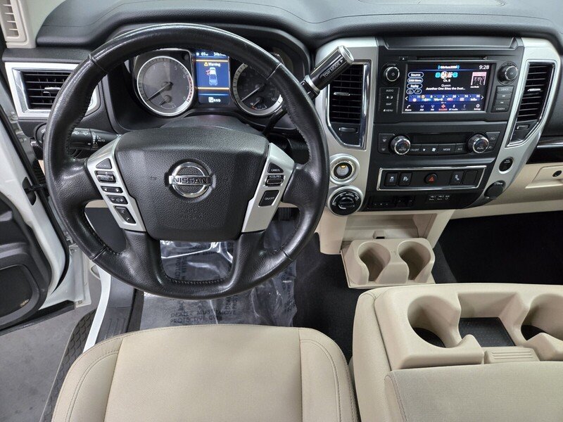 2019 Nissan Titan SV photo 8