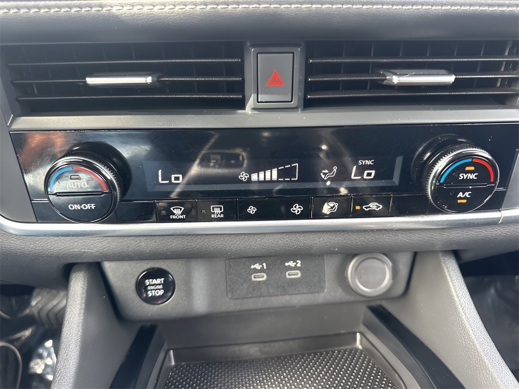 2024 Nissan Rogue SV photo 17