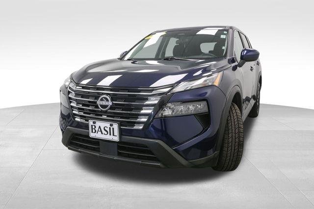 2025 Nissan Rogue SV photo 4