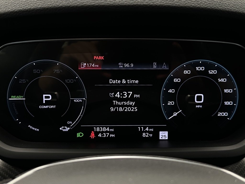 2022 Audi e-tron GT Premium Plus photo 27