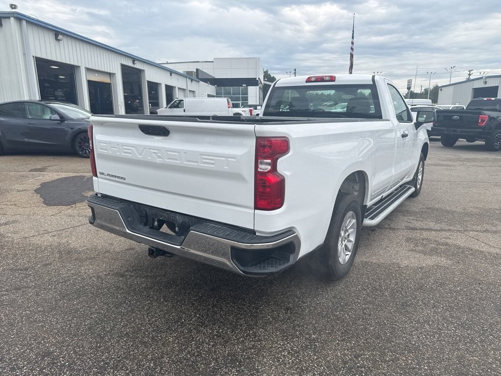 2024 Chevrolet Silverado 1500 photo 3