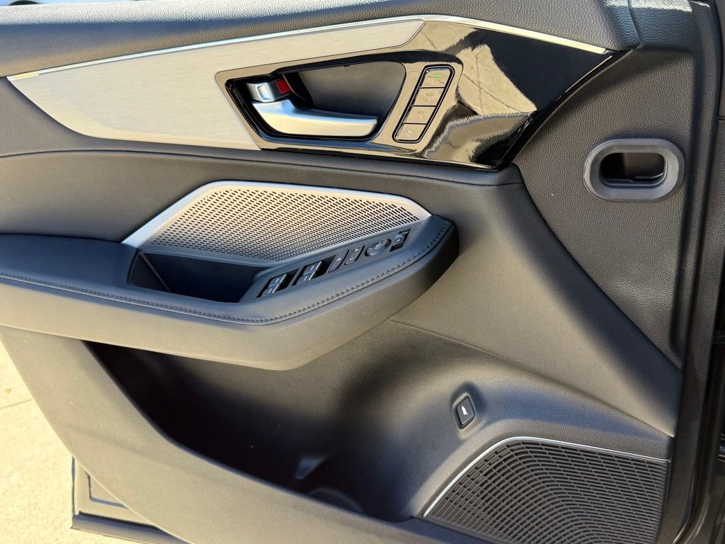2025 Acura MDX Base photo 30