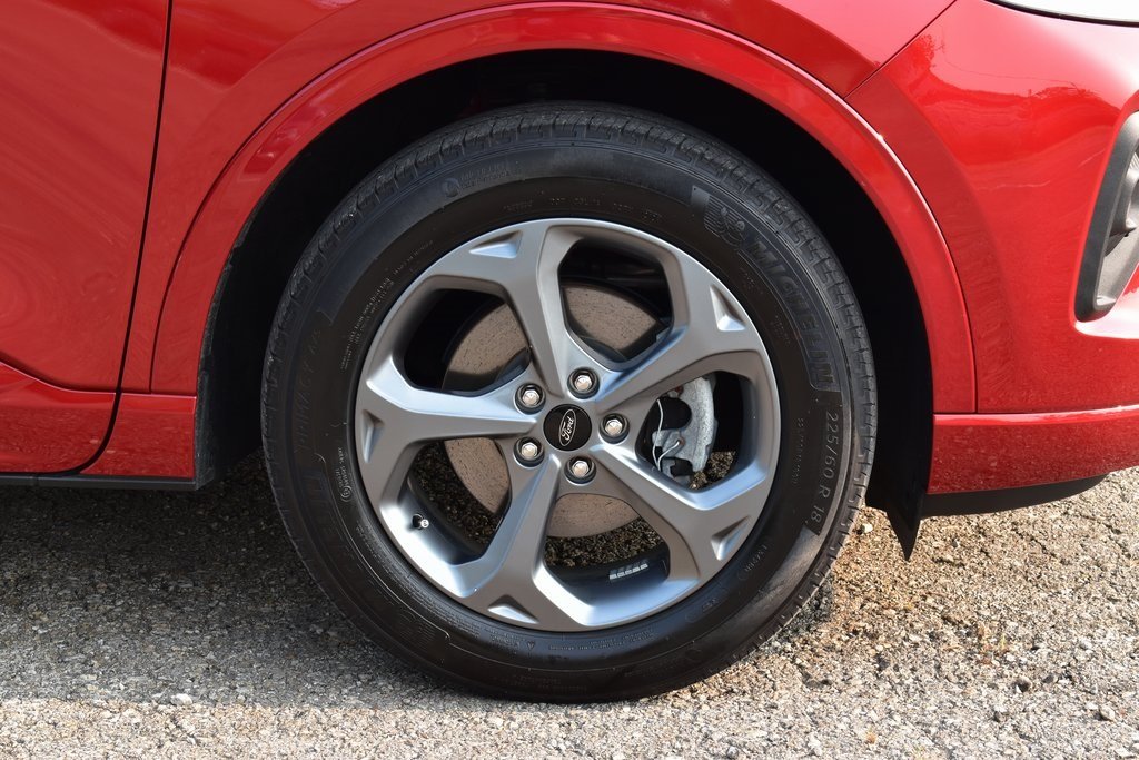 2024 Ford Escape Hybrid ST-Line Select photo 2