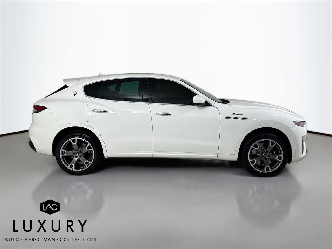 2023 Maserati Levante Modena S photo 3
