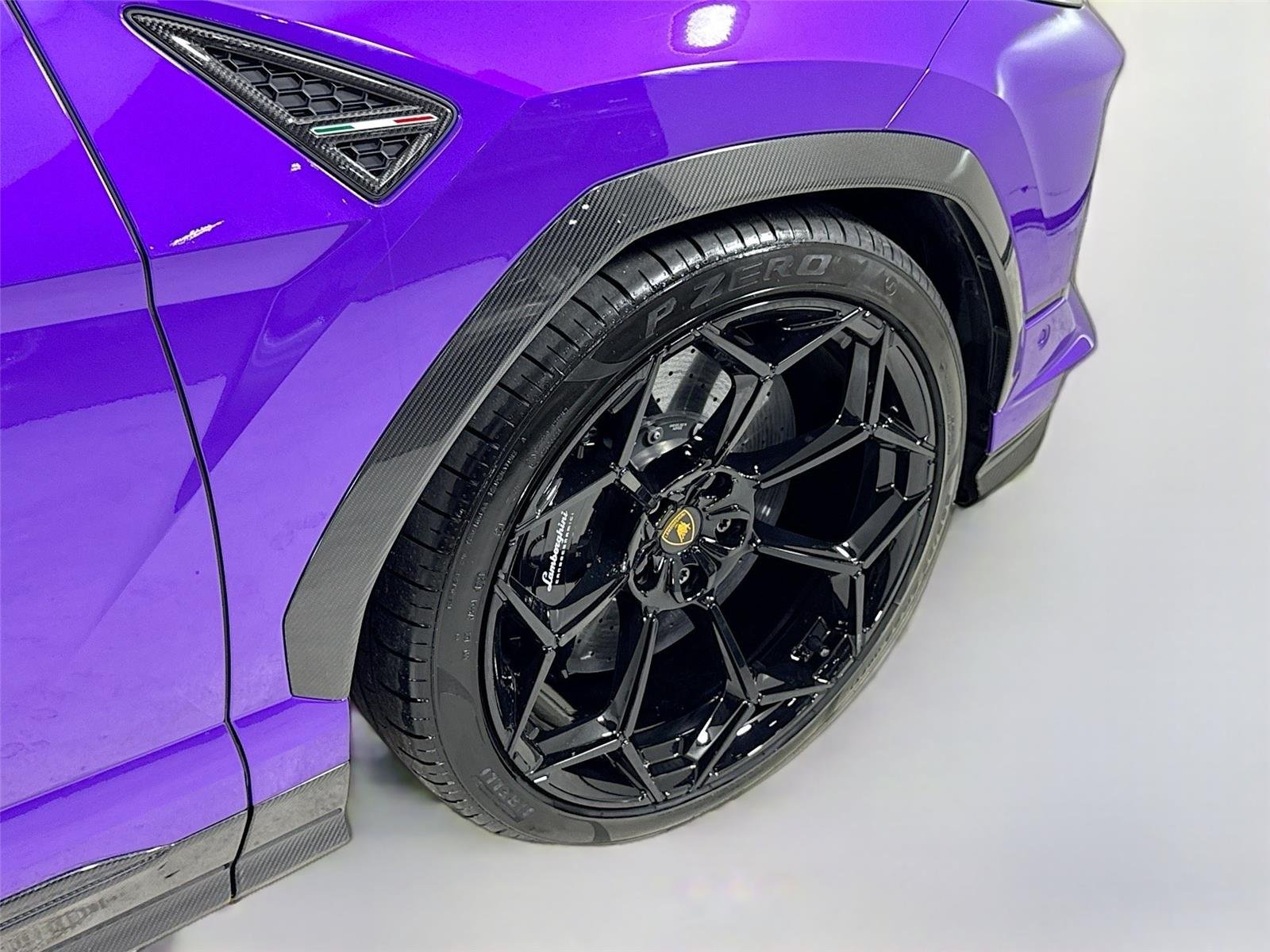 2024 Lamborghini Urus Performante photo 39
