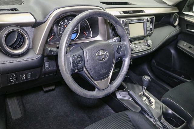 2014 Toyota RAV4 XLE photo 16