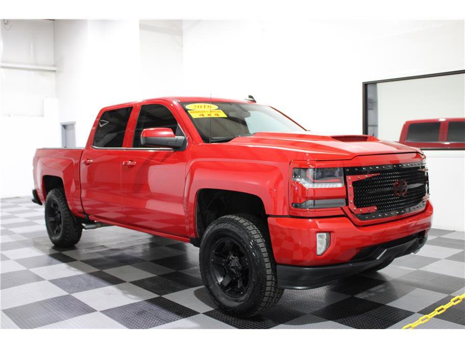 2016 Chevrolet Silverado 1500 LT photo 2