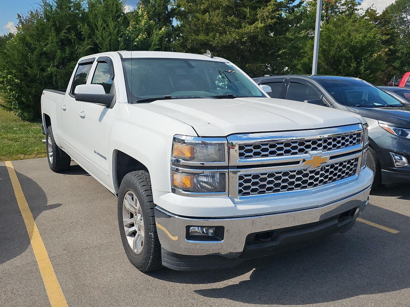 2015 Chevrolet Silverado 1500 LT photo 2
