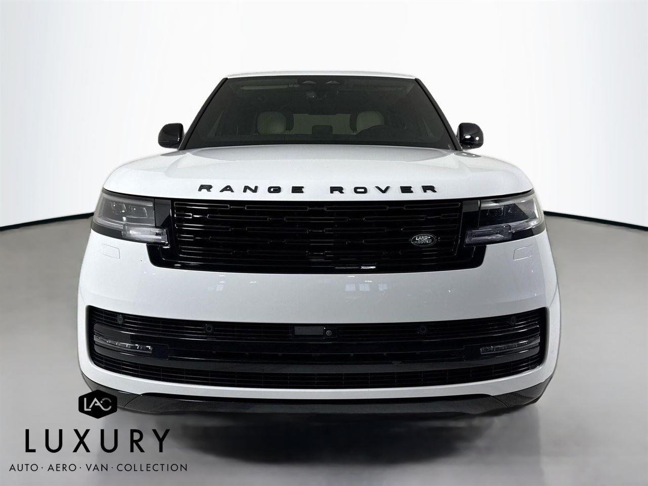 2024 Land Rover Range Rover SE SV photo 9