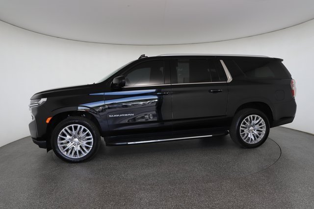 2023 Chevrolet Suburban LS photo 5