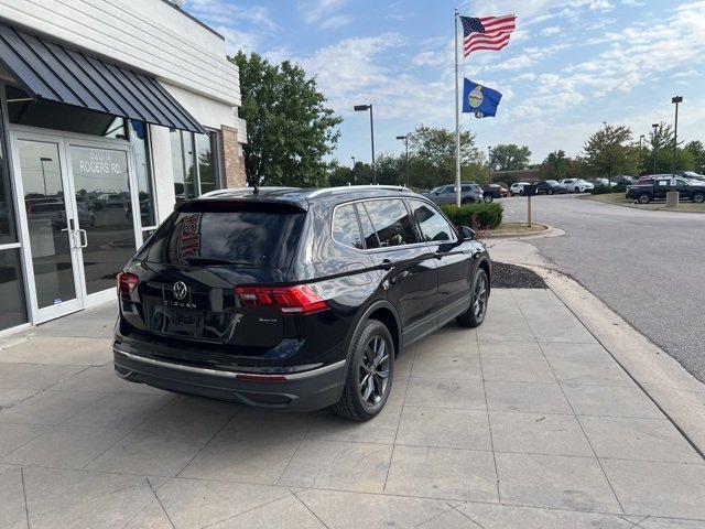 2023 Volkswagen Tiguan SE photo 4