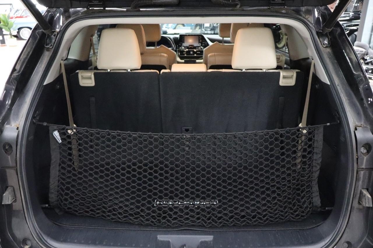 2020 Toyota Highlander XLE photo 18