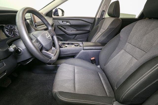 2025 Nissan Rogue SV photo 40