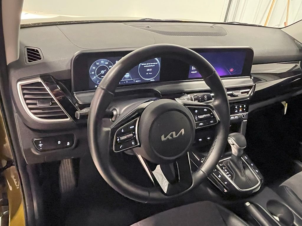 2024 Kia Seltos S photo 13