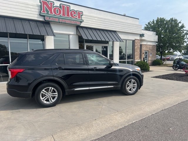 2021 Ford Explorer XLT photo 2