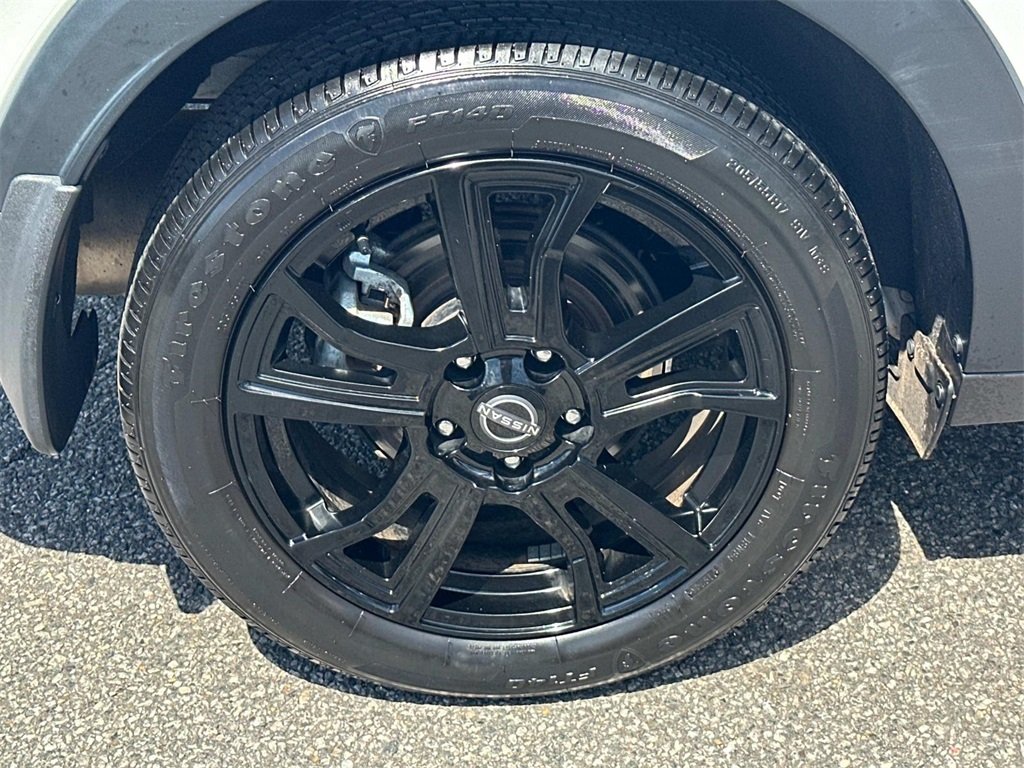 2024 Nissan Kicks SR photo 10