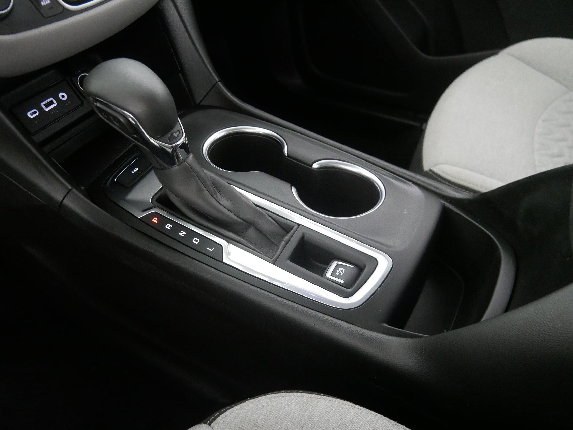 2022 Chevrolet Equinox LS photo 24