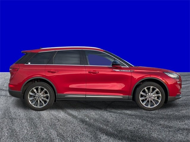 2022 Lincoln Corsair Standard photo 2
