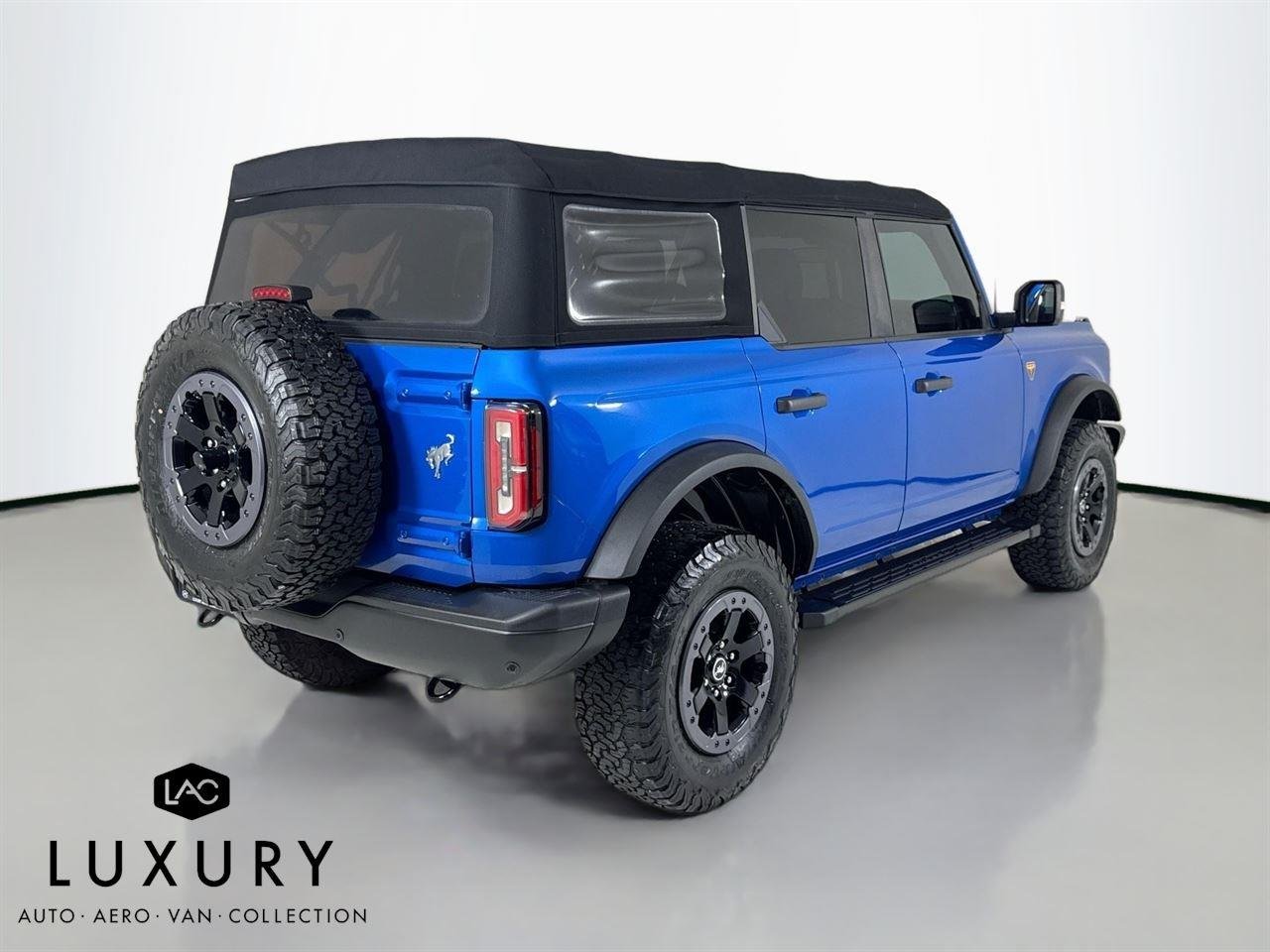 2022 Ford Bronco Badlands photo 2