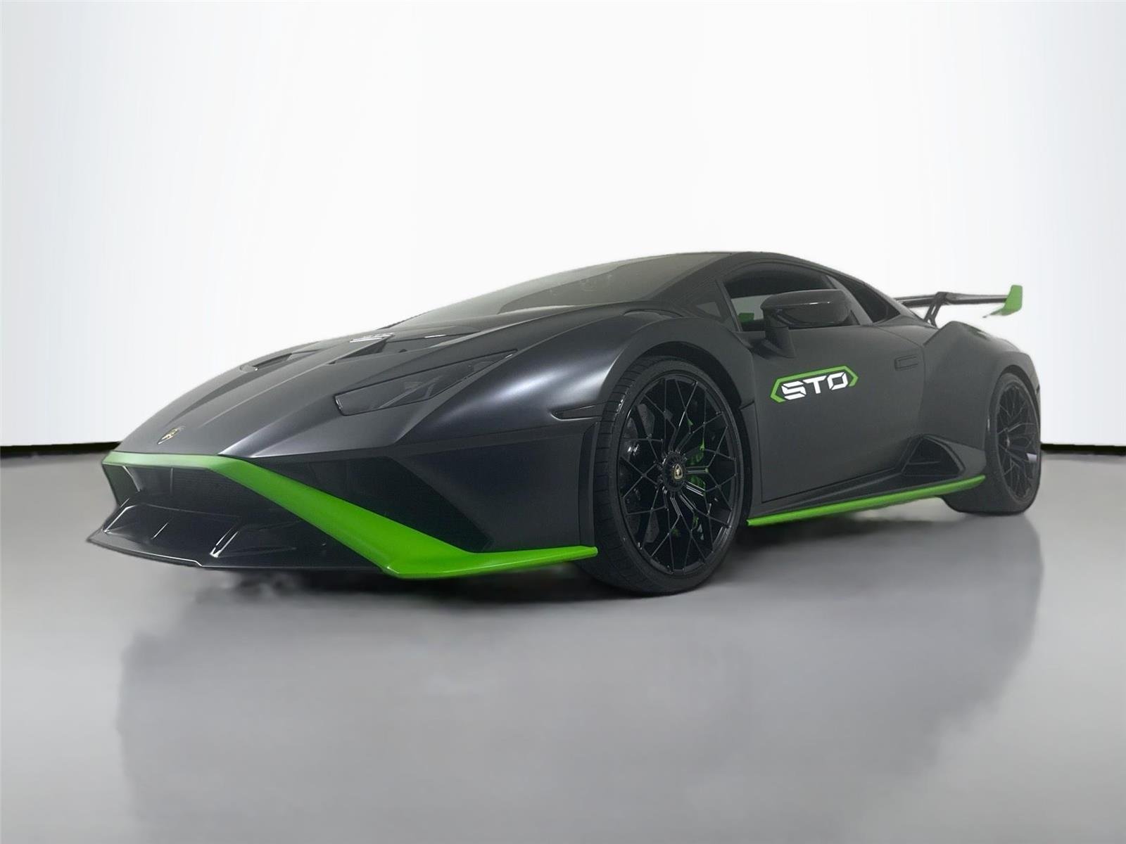 2023 Lamborghini Huracan STO photo 46