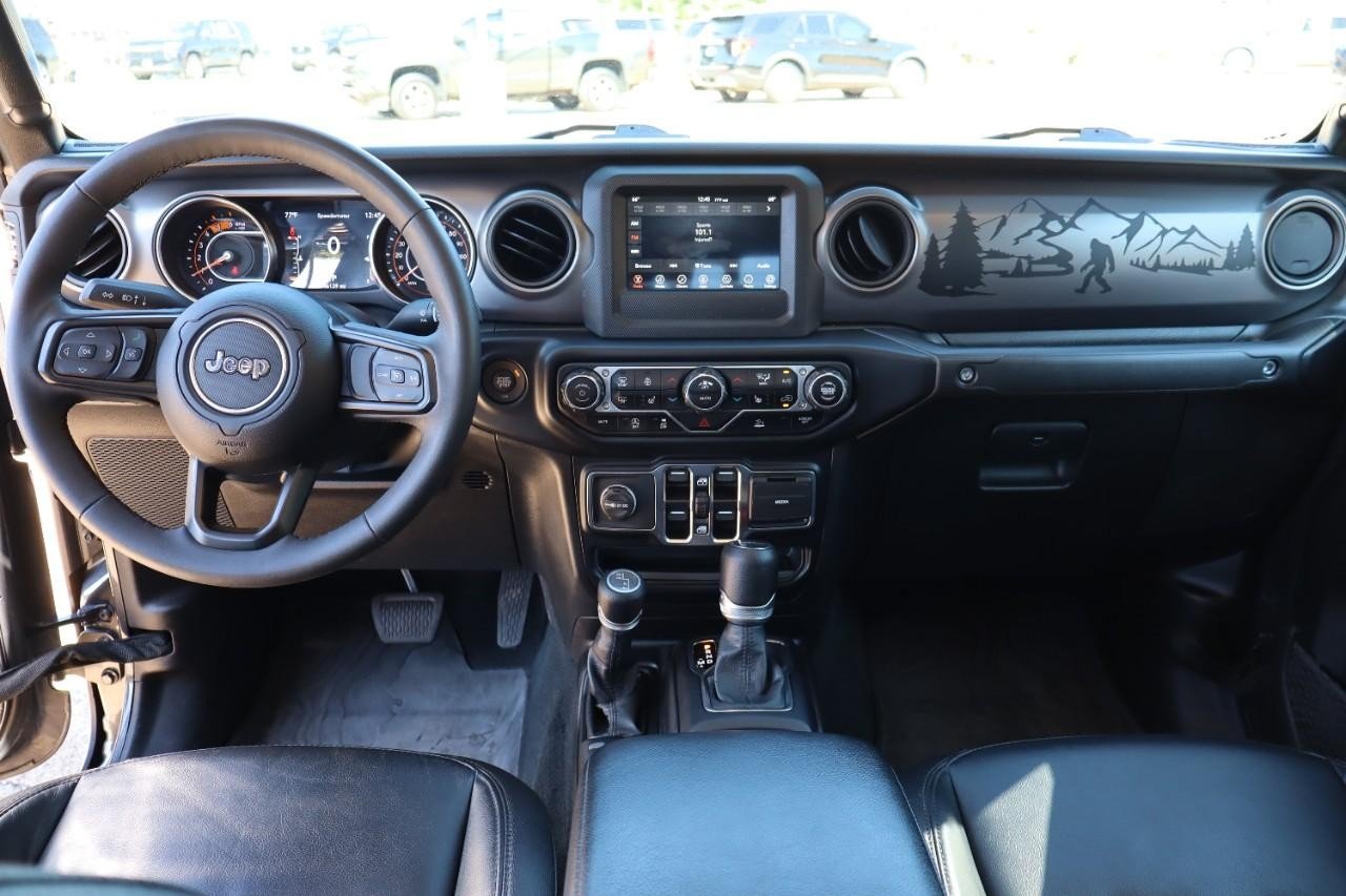 2023 Jeep Gladiator Willys photo 17
