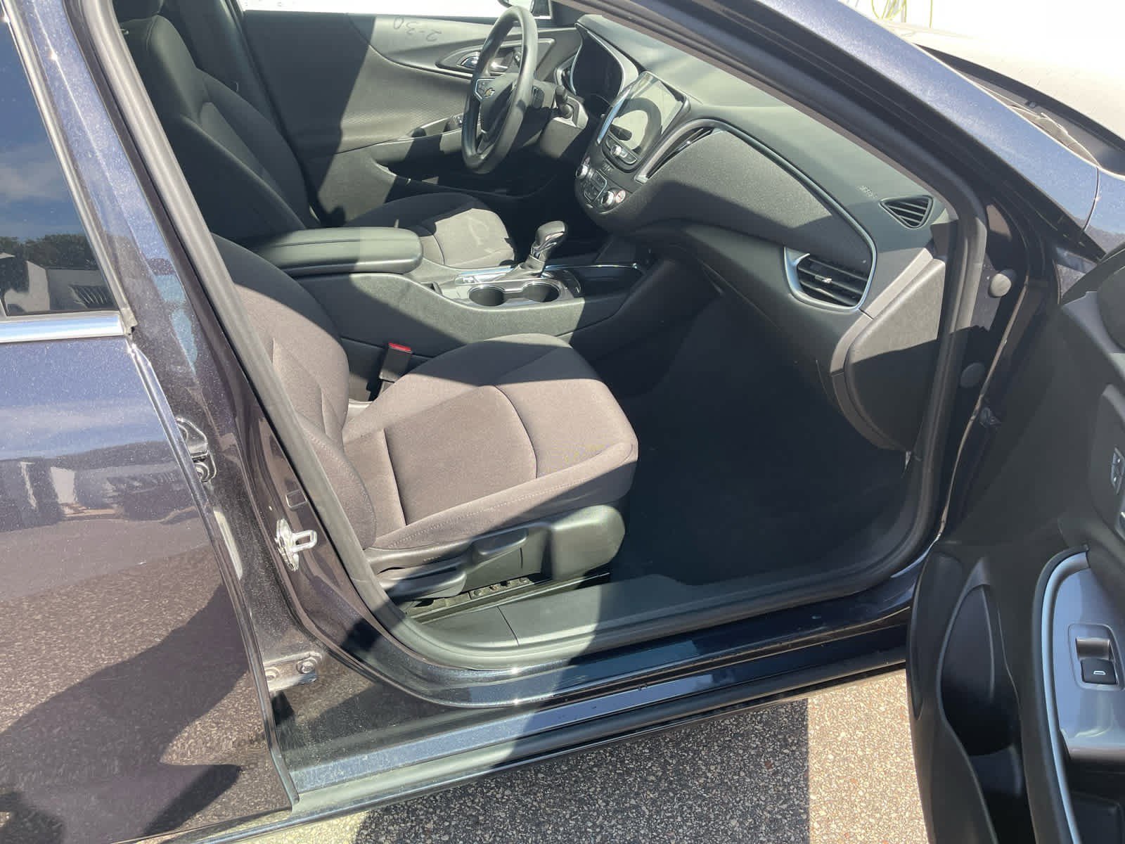 2023 Chevrolet Malibu 1LT photo 4