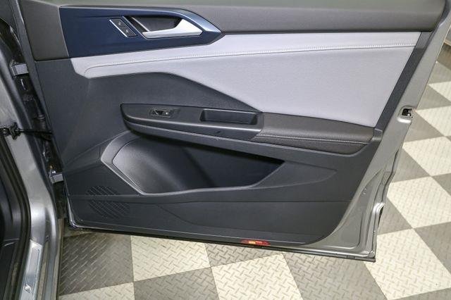 2024 Volkswagen Taos SE photo 17