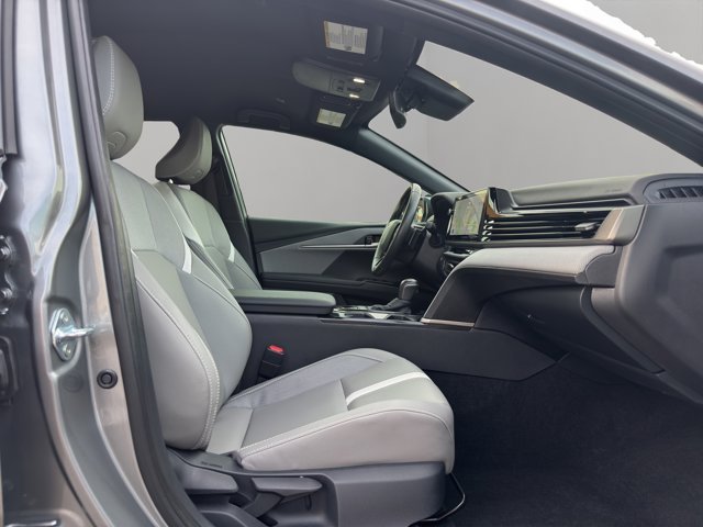 2025 Toyota Camry SE photo 18