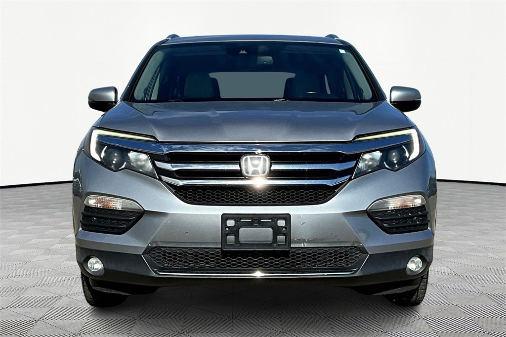 2017 Honda Pilot Touring photo 3