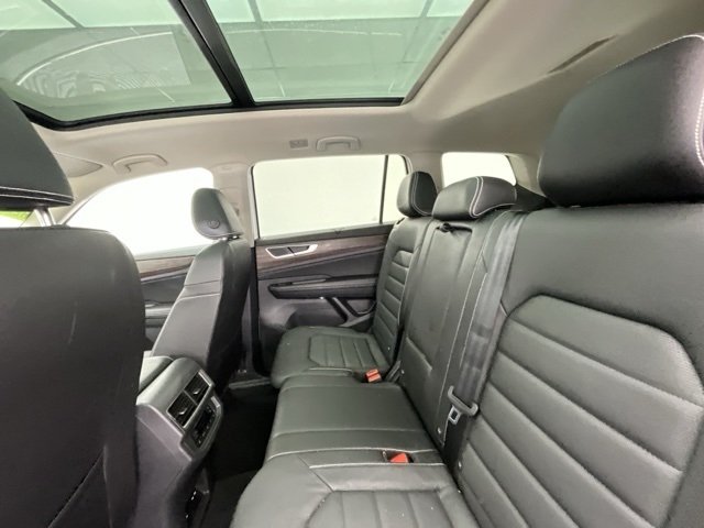 2024 Volkswagen Atlas SEL photo 7