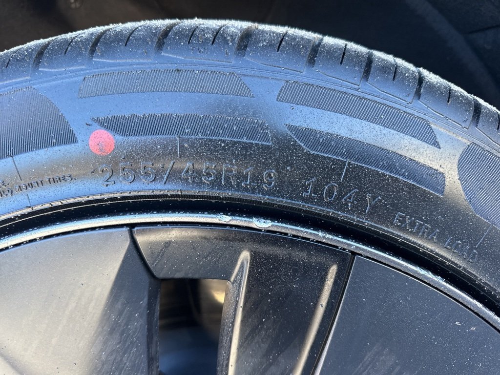 2024 Tesla Model Y Long Range photo 29