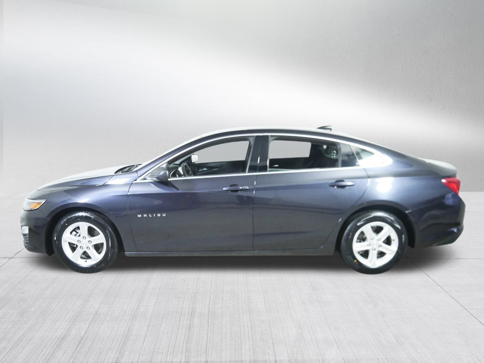 2023 Chevrolet Malibu LS photo 4
