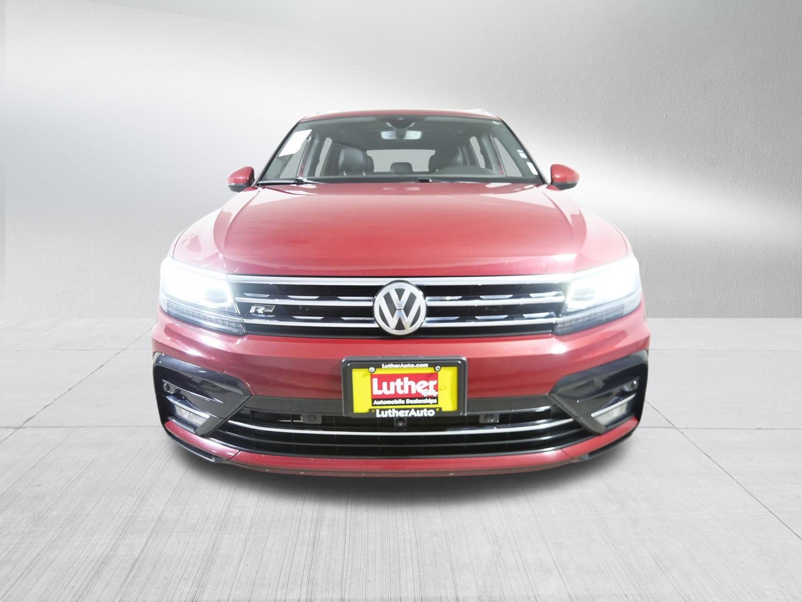 2018 Volkswagen Tiguan SEL Premium photo 2