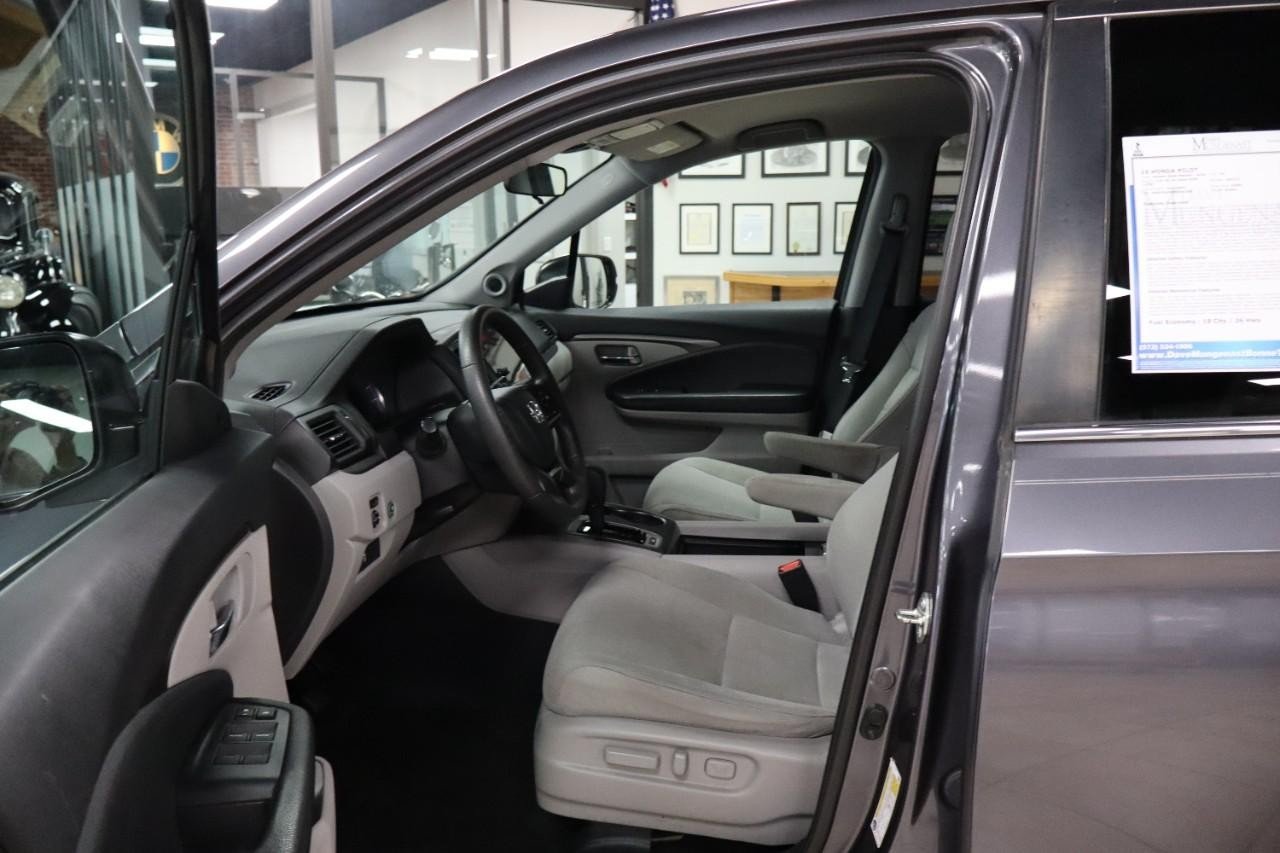 2019 Honda Pilot EX photo 9