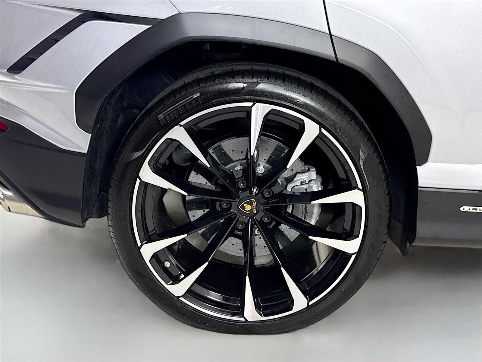 2024 Lamborghini Urus S photo 31