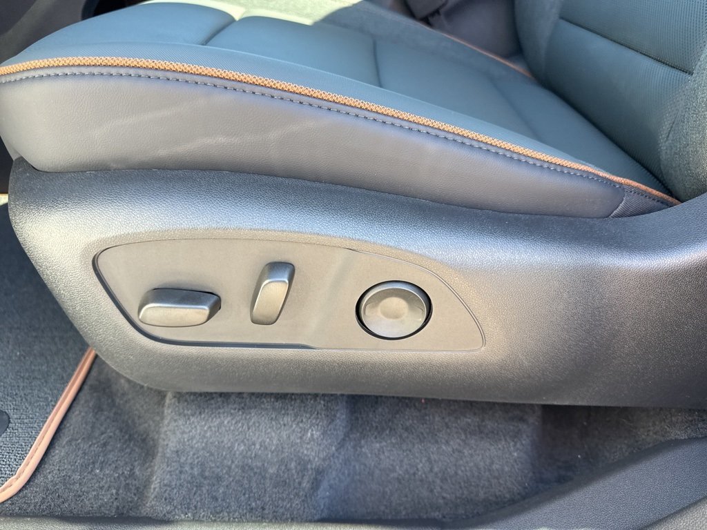 2025 Gmc Acadia AT4 photo 8