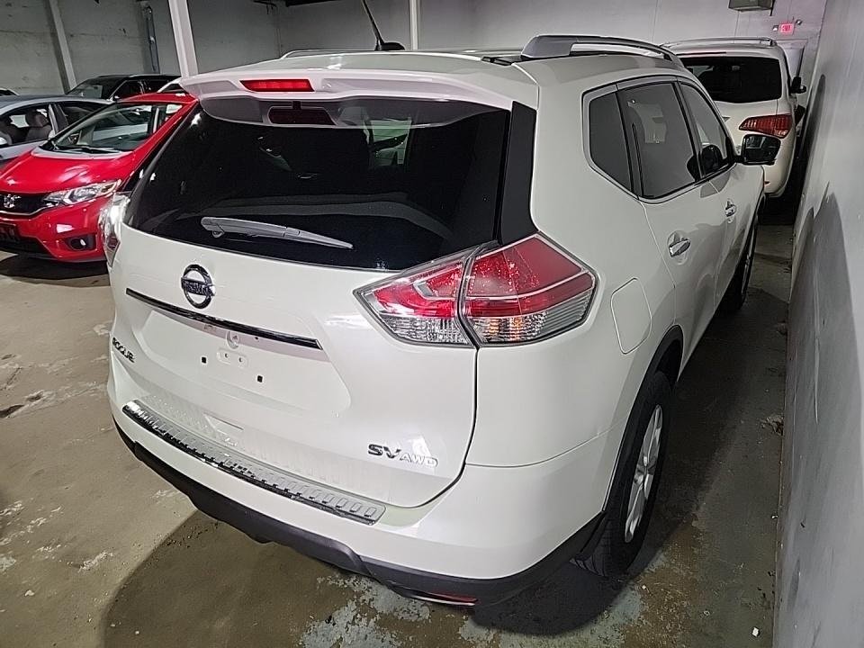 2016 Nissan Rogue SV photo 4