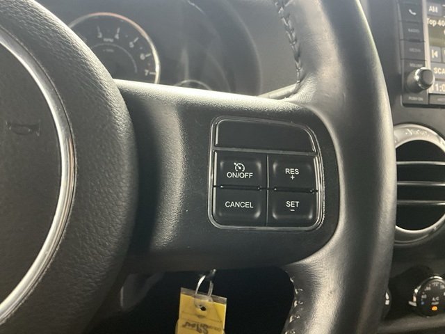 2015 Jeep Wrangler Unlimited Sahara photo 16