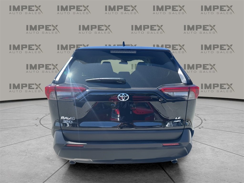 2024 Toyota RAV4 LE photo 3