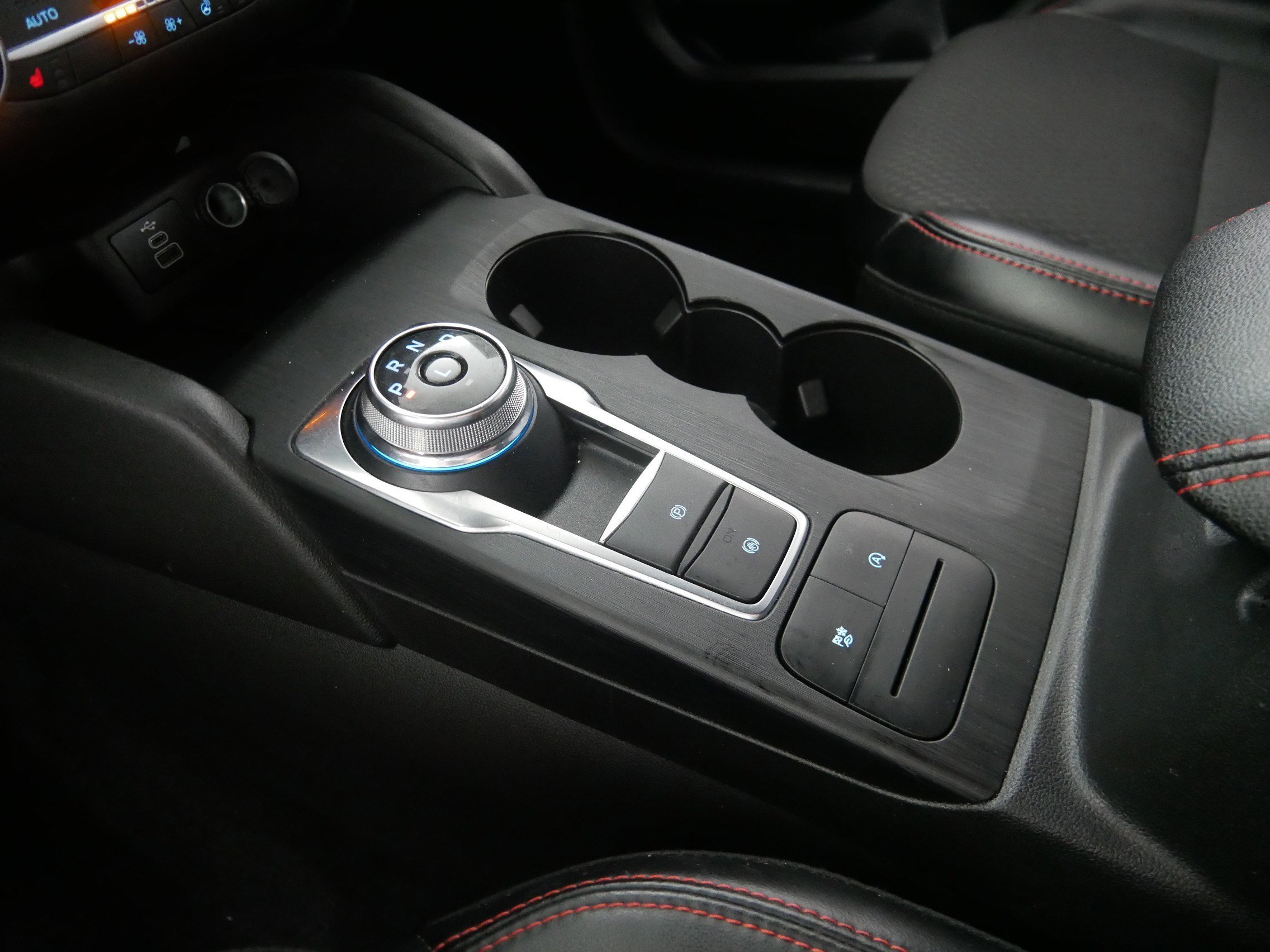 2024 Ford Escape ST-Line photo 24