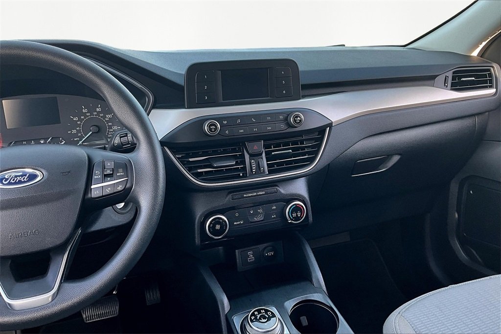 2022 Ford Escape S photo 3
