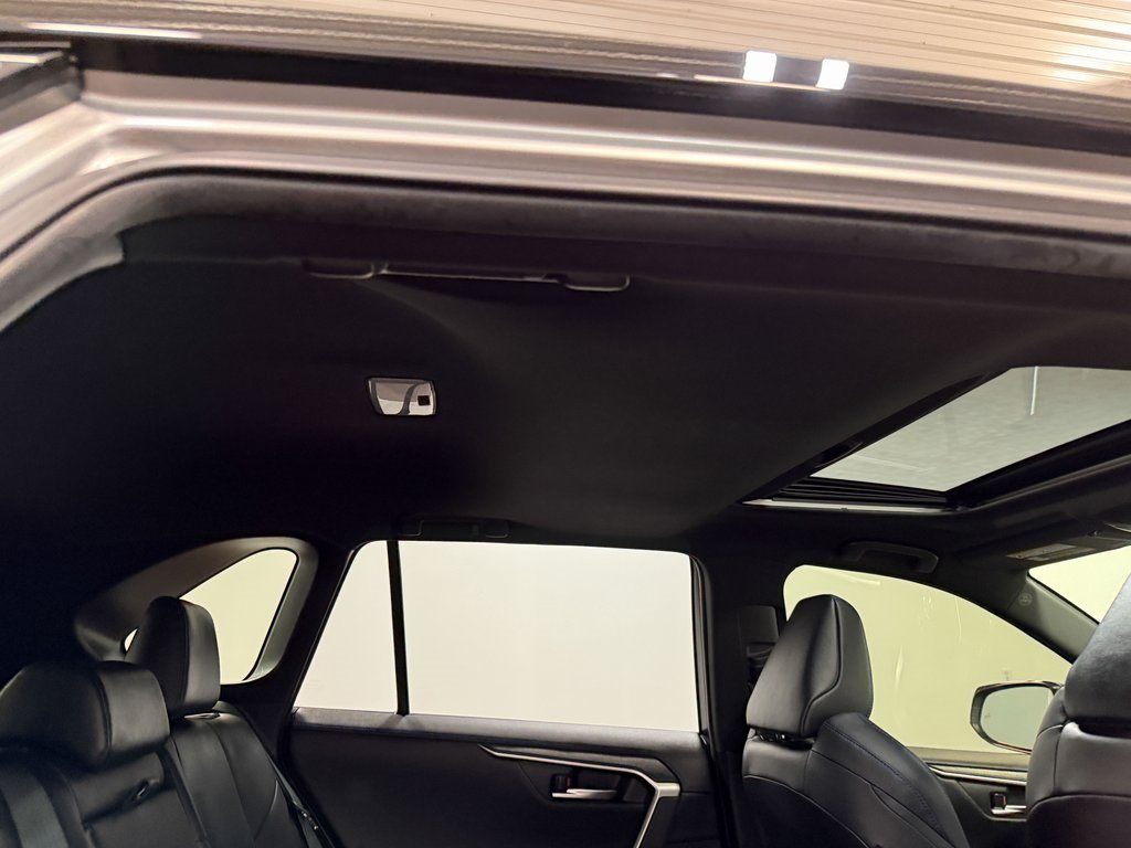 2019 Toyota RAV4 Hybrid XSE photo 12