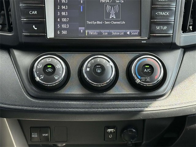 2017 Toyota RAV4 LE photo 19