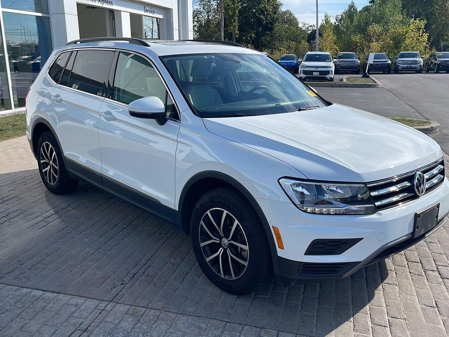 2021 Volkswagen Tiguan SE photo 2