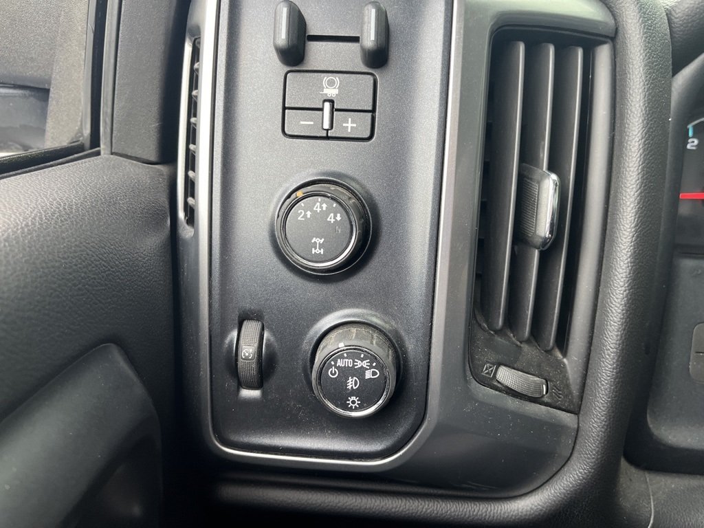2015 Chevrolet Silverado 2500HD LT photo 13