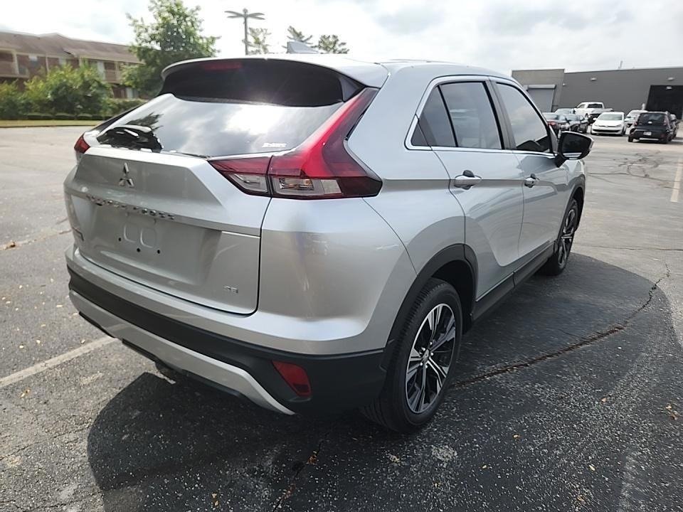 2022 Mitsubishi Eclipse Cross SE photo 3