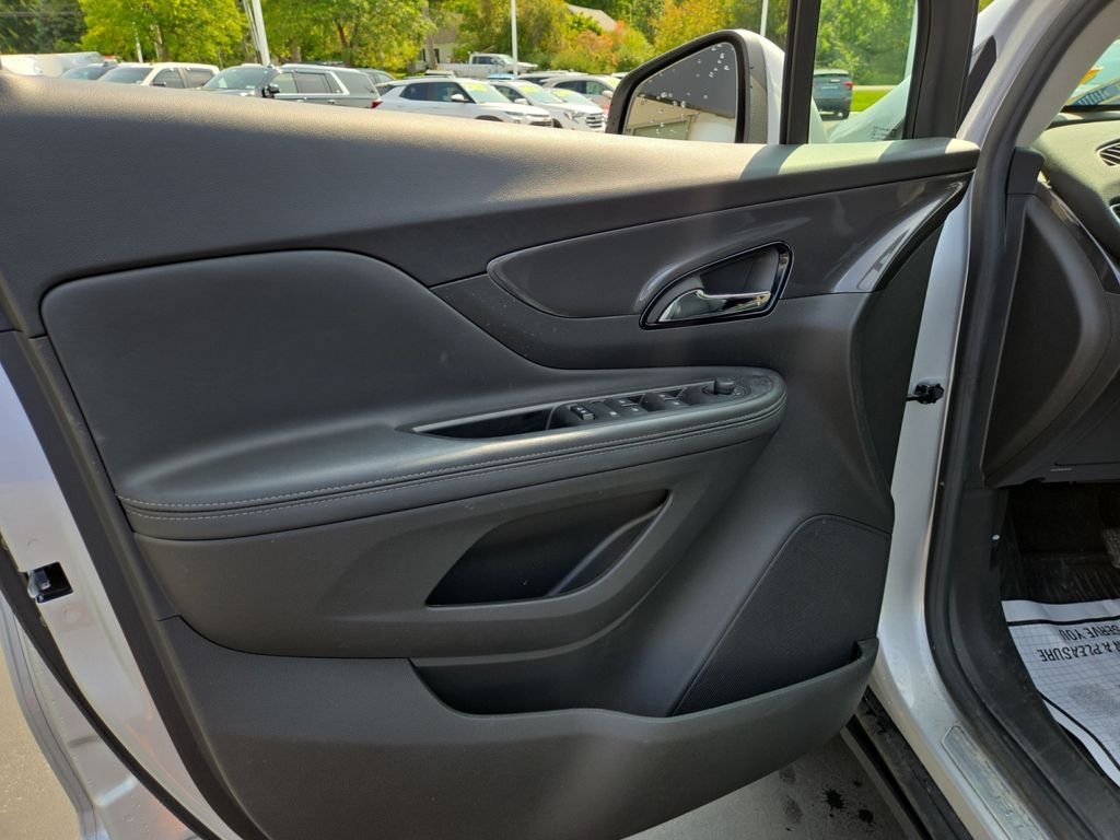 2022 Buick Encore Preferred photo 11