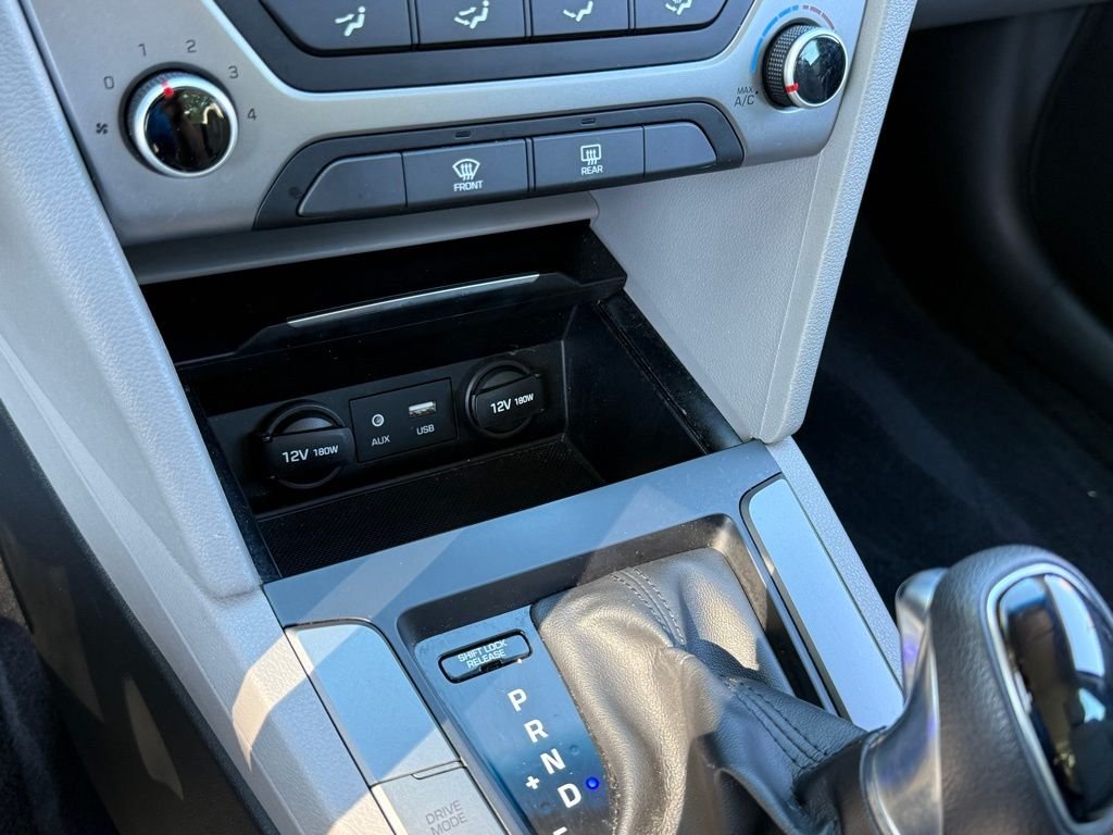 2017 Hyundai Elantra SE photo 23